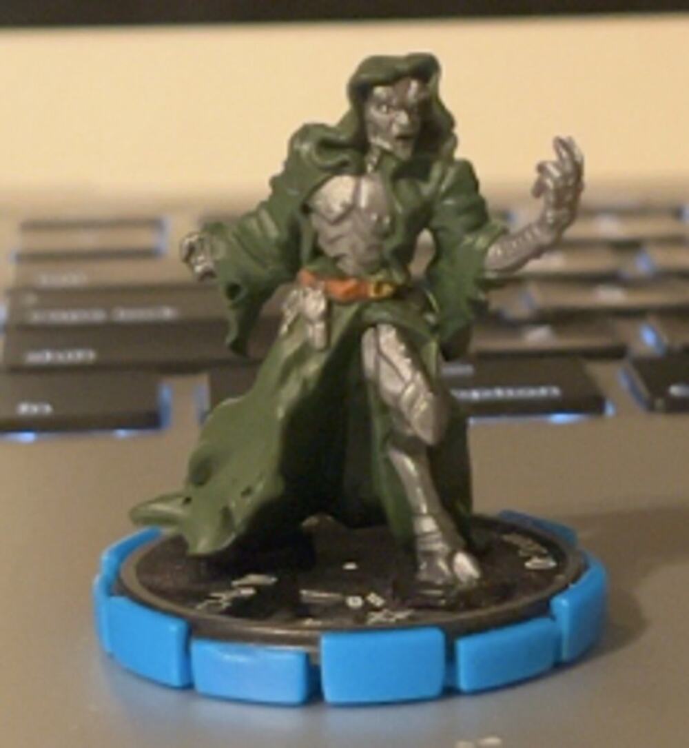 Marvel HeroClix Doctor Doom WizKids Miniature Figure Green Cloak